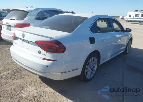 2018 Volkswagen Passat 2.0T Se из США, поврежденный, VIN 1VWBA7A32JC020979